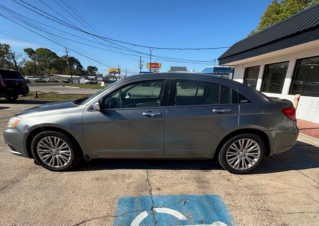 Used 2013 Chrysler 200 Limited w/ Sun/Sound Group image 5