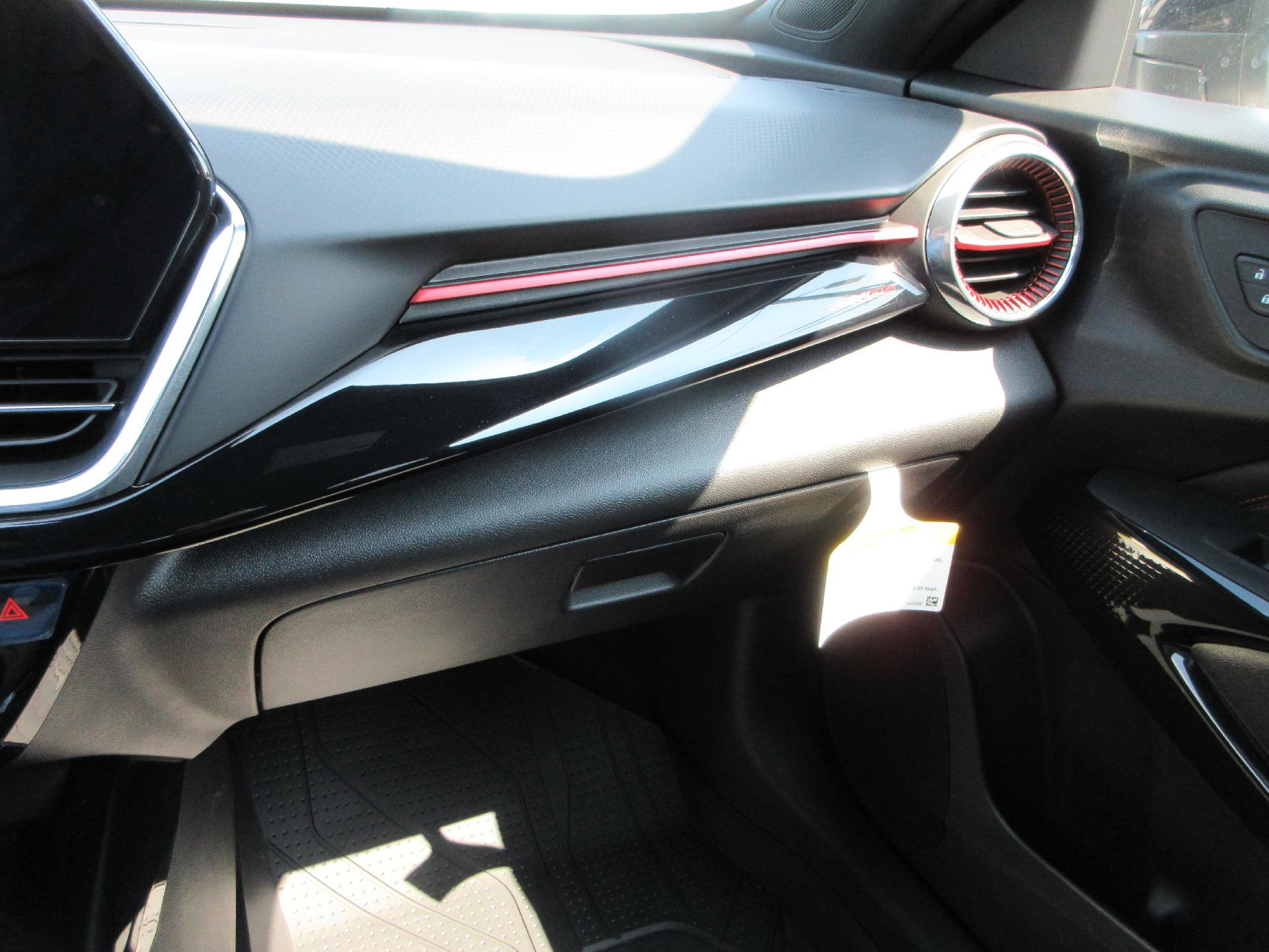 New 2026 Chevrolet Trax RS w/ Sunroof Package FWD image 21