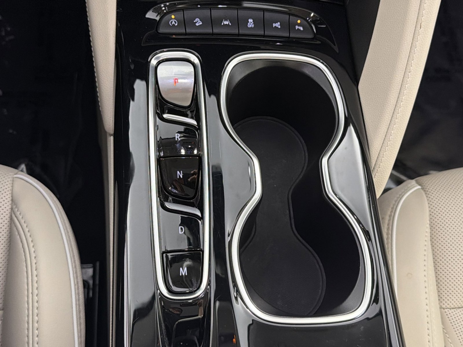 Used 2023 Buick Envision Avenir AWD/4WD image 22
