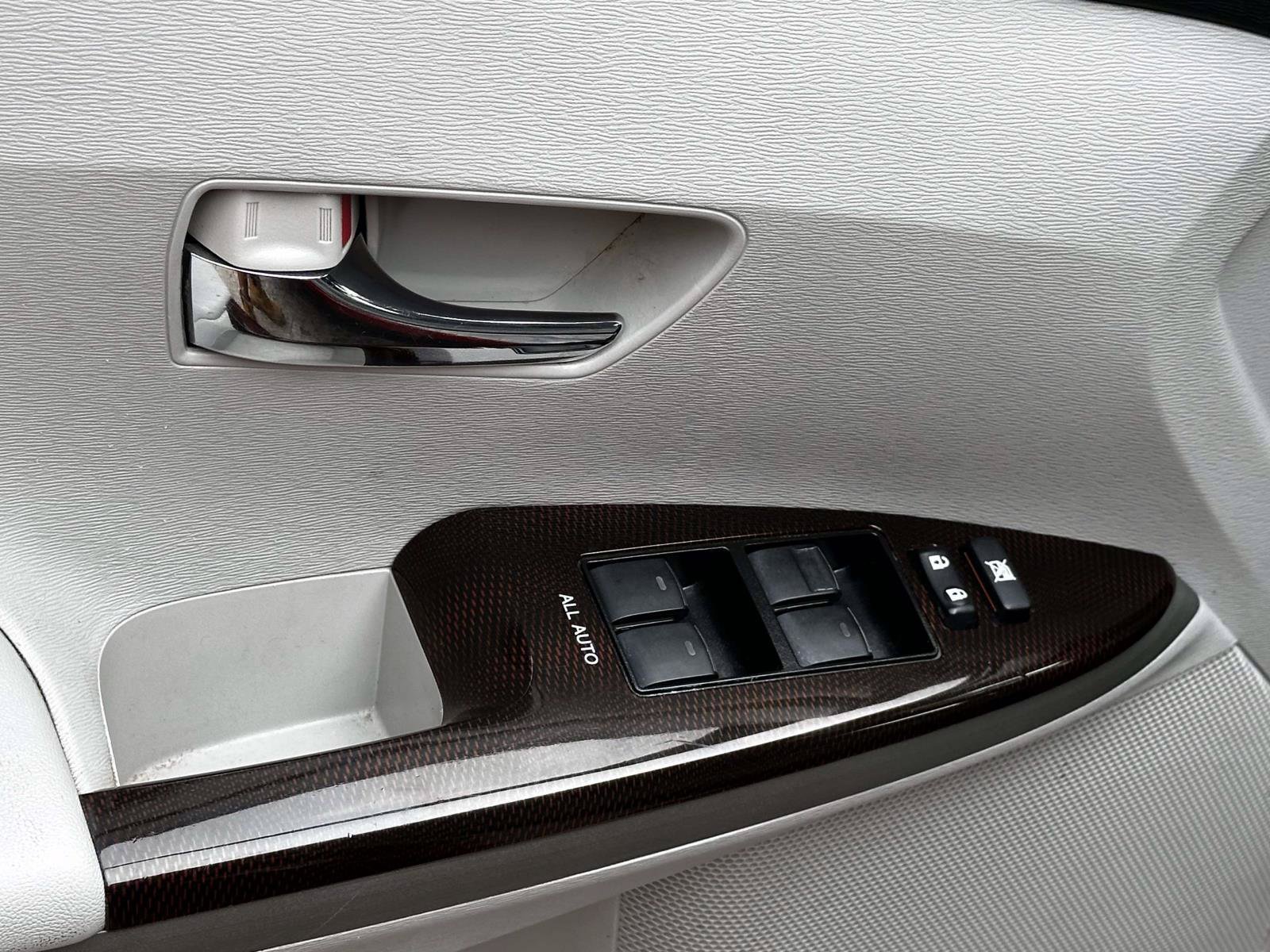 Used 2010 Toyota Venza FWD image 11