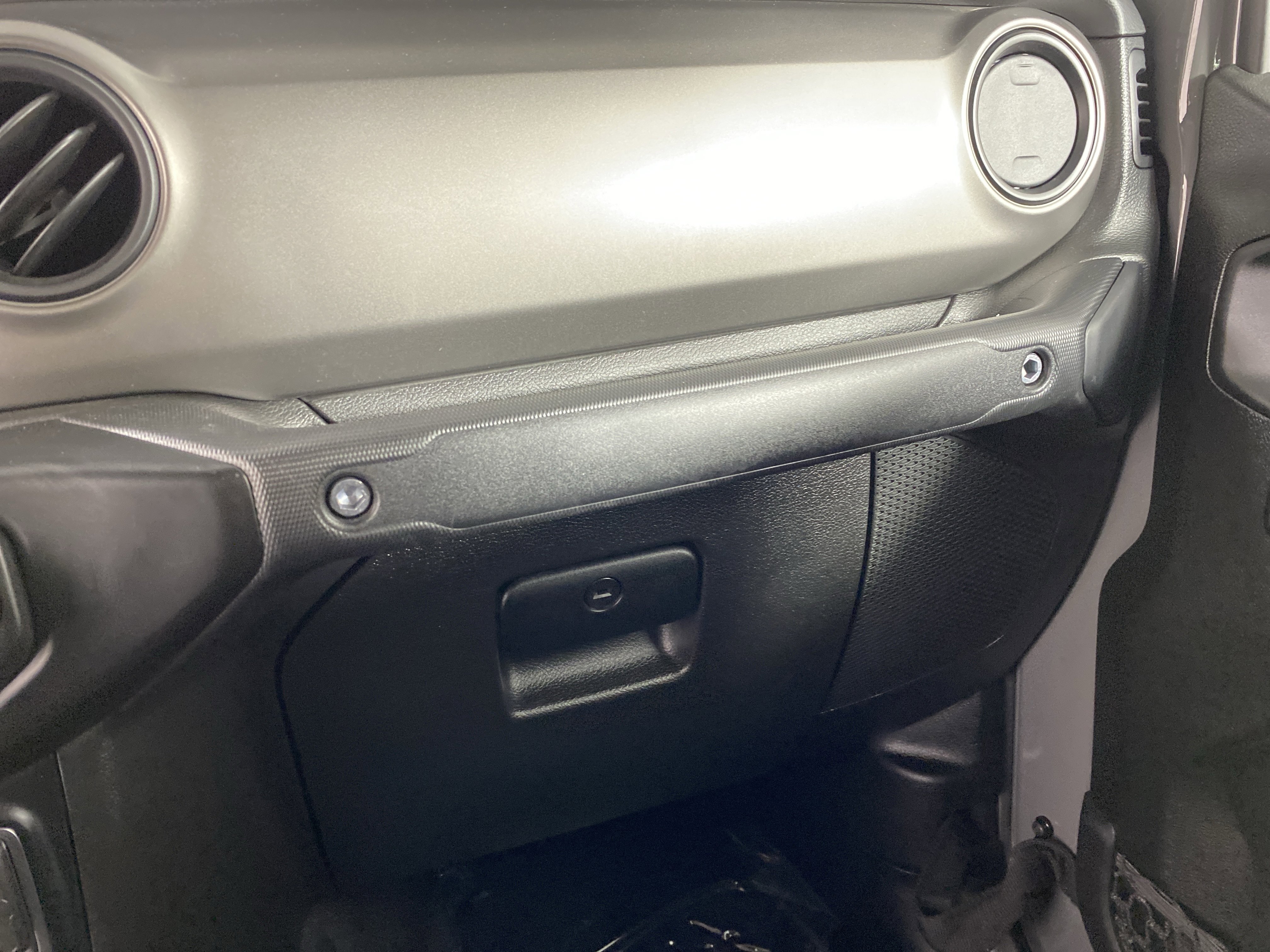 Used 2022 Jeep Gladiator Willys AWD/4WD image 30