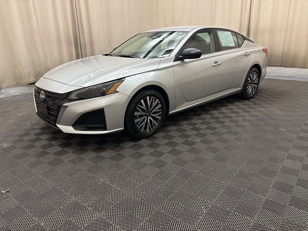 Used 2025 Nissan Altima 2.5 SV