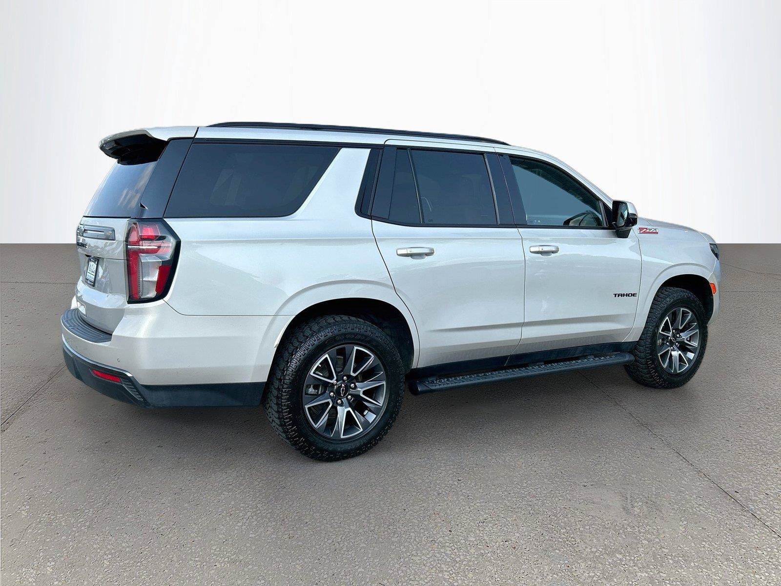 Used 2022 Chevrolet Tahoe Z71 w/ Luxury Package AWD/4WD image 4