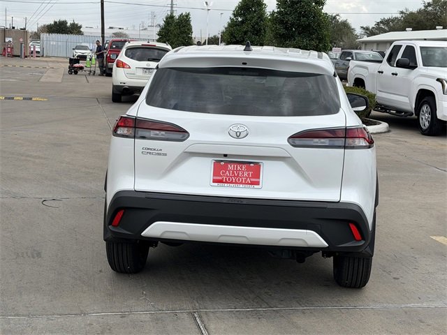 Used 2026 Toyota Corolla Cross L image 5