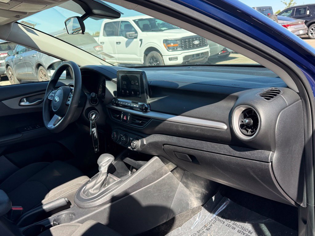 Used 2020 Kia Forte LXS FWD image 25