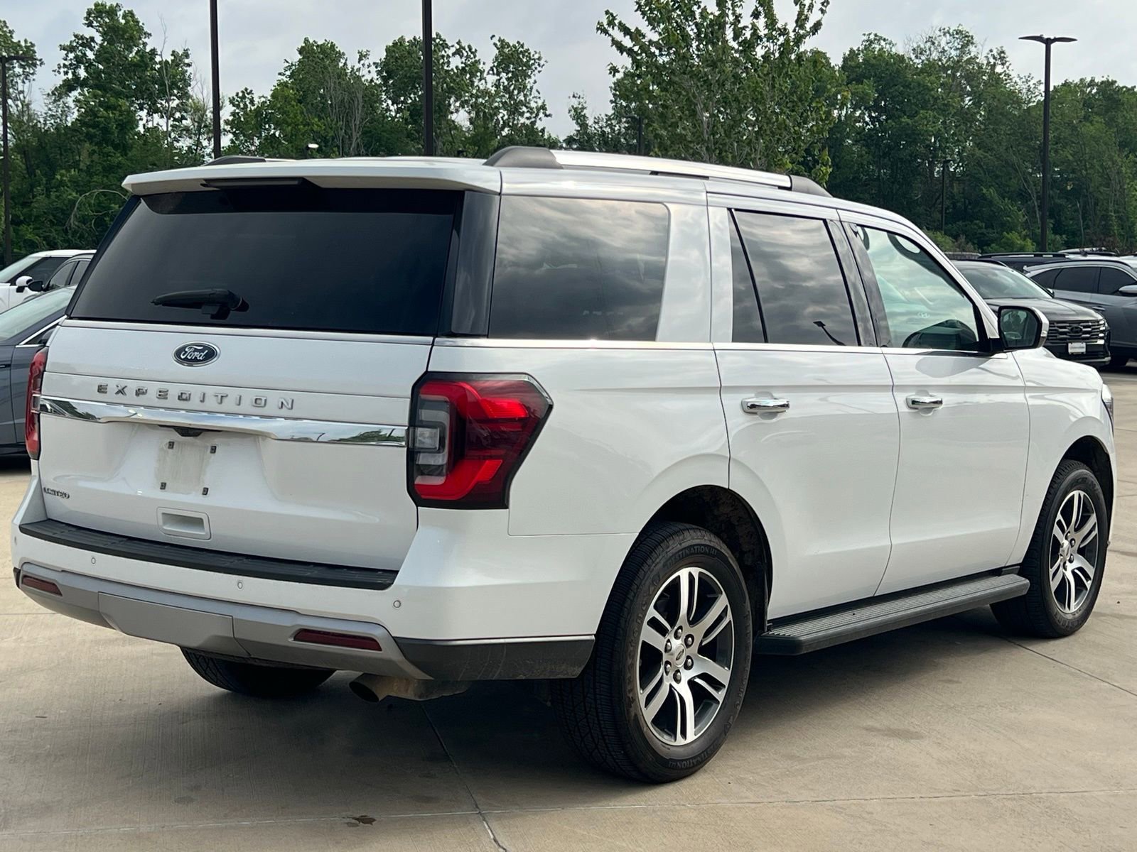 Used 2024 Ford Expedition Limited RWD image 12
