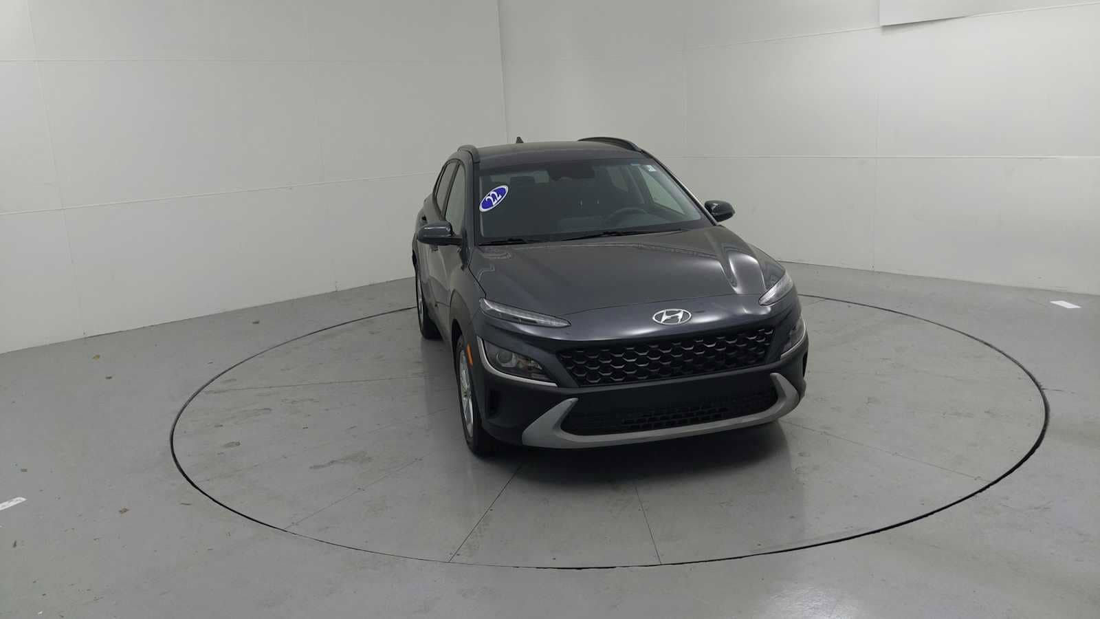 Used 2022 Hyundai Kona SEL w/ Cargo Package AWD/4WD image 2