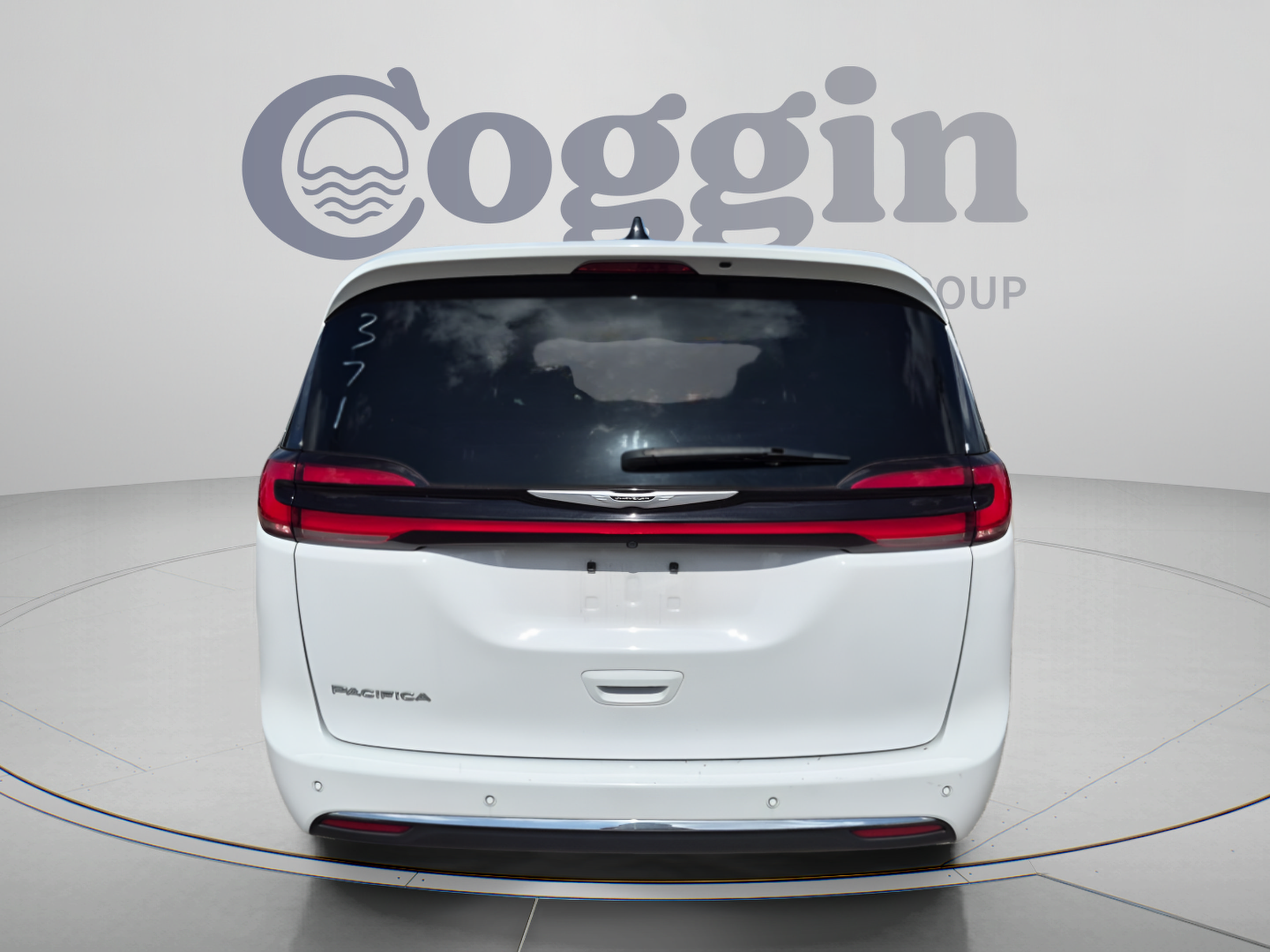 Used 2025 Chrysler Pacifica Select FWD image 5