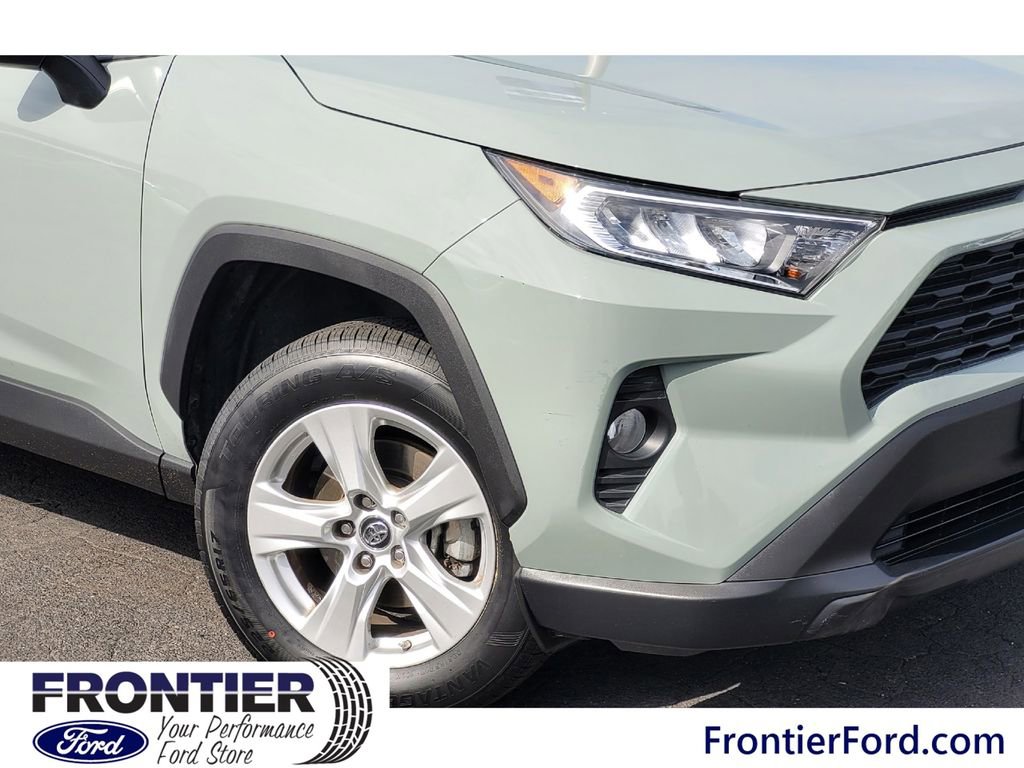 Used 2019 Toyota RAV4 XLE image 4