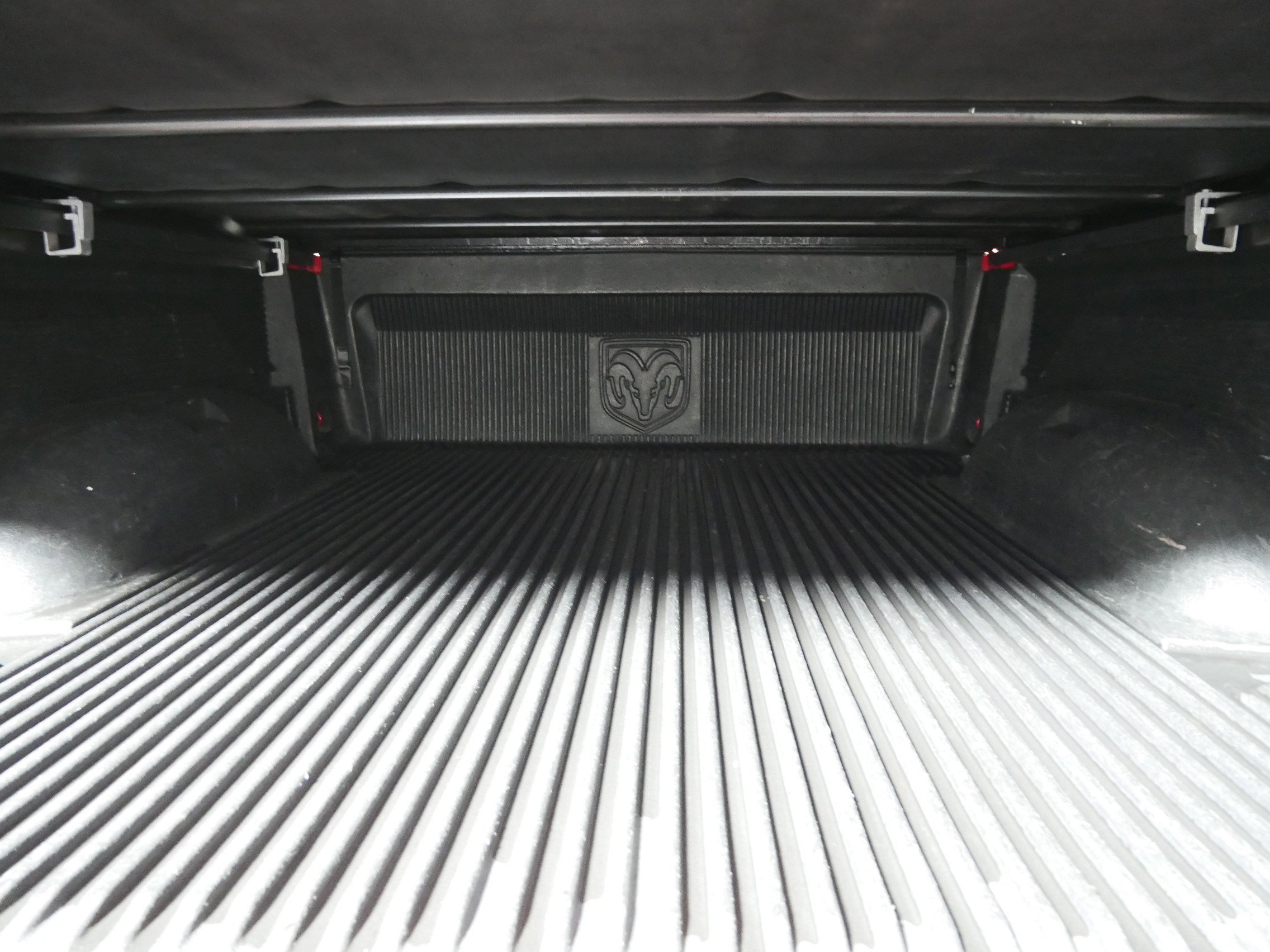 Used 2016 RAM 1500 Classic SLT image 18