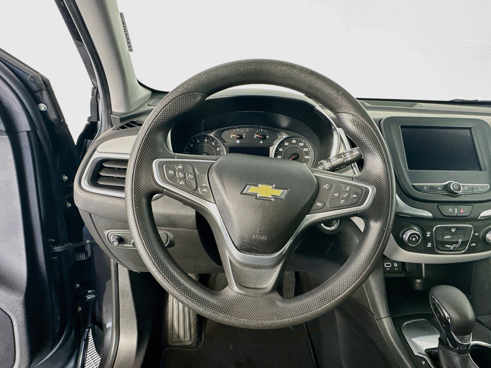 Used 2022 Chevrolet Equinox LS w/ LS Convenience Package FWD image 11