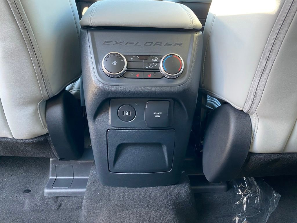 New 2026 Ford Explorer Platinum w/ LUX Leather Package image 32