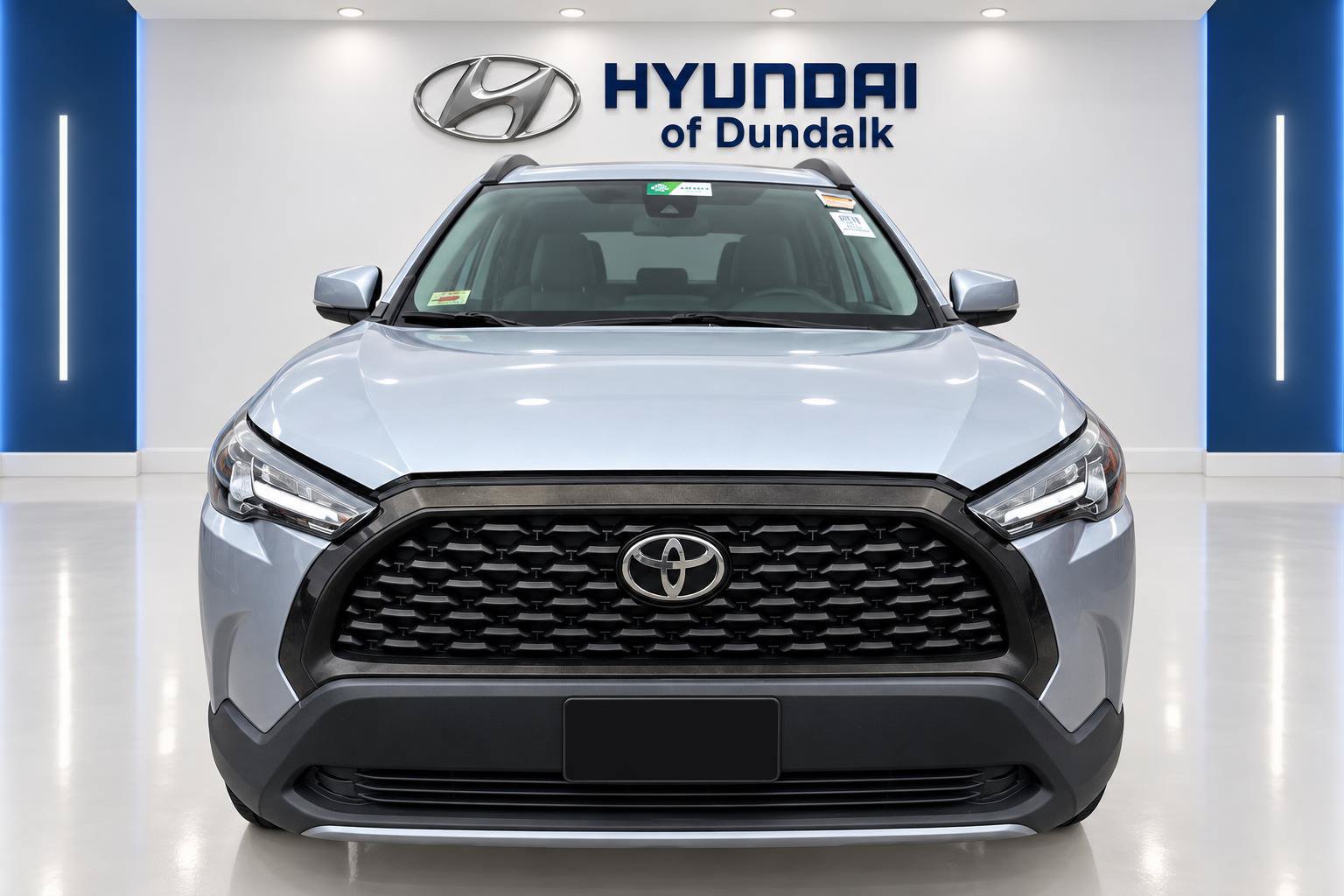 Used 2022 Toyota Corolla Cross LE AWD/4WD image 5