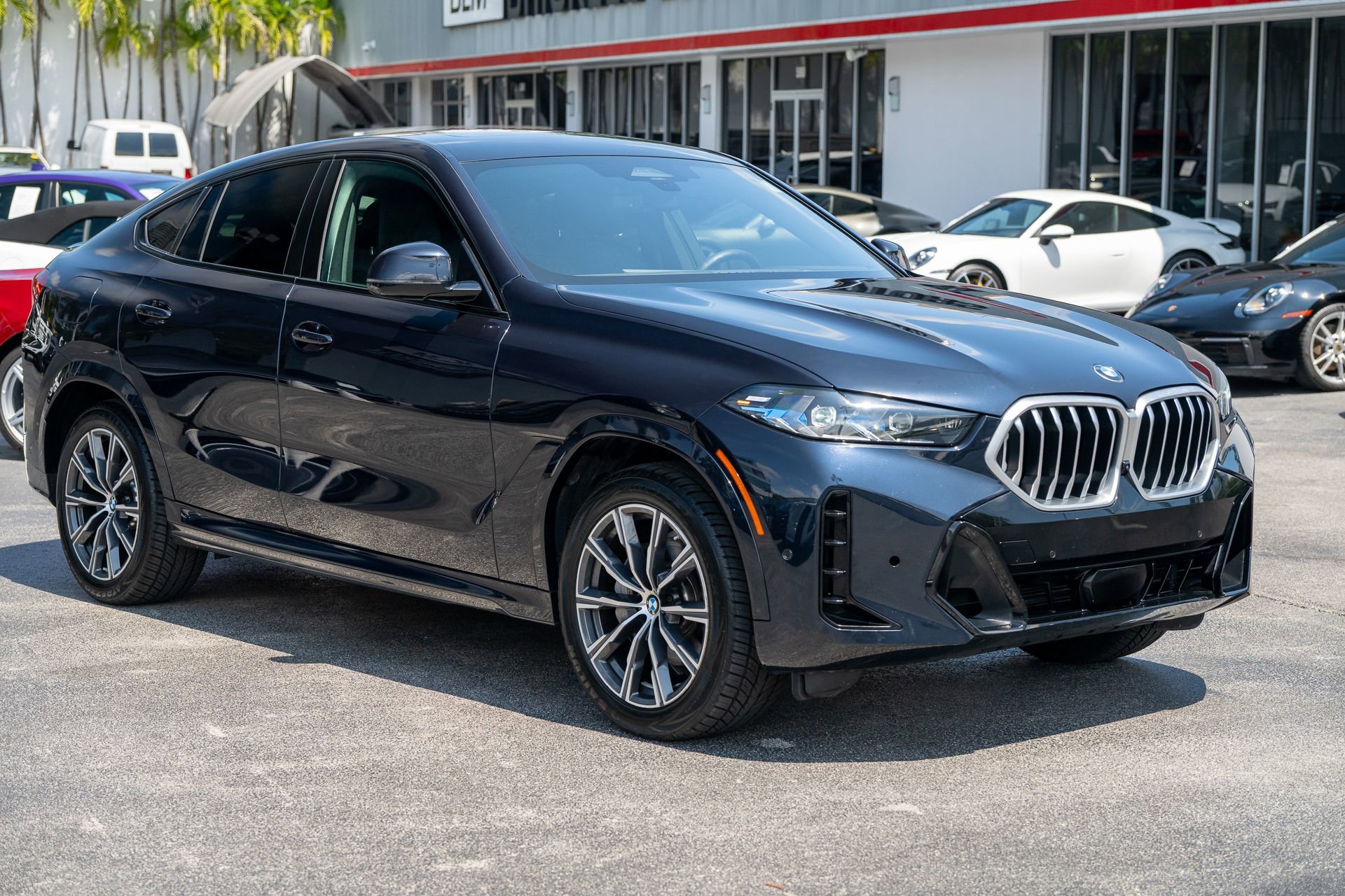 Used 2025 BMW X6 xDrive40i AWD/4WD image 3