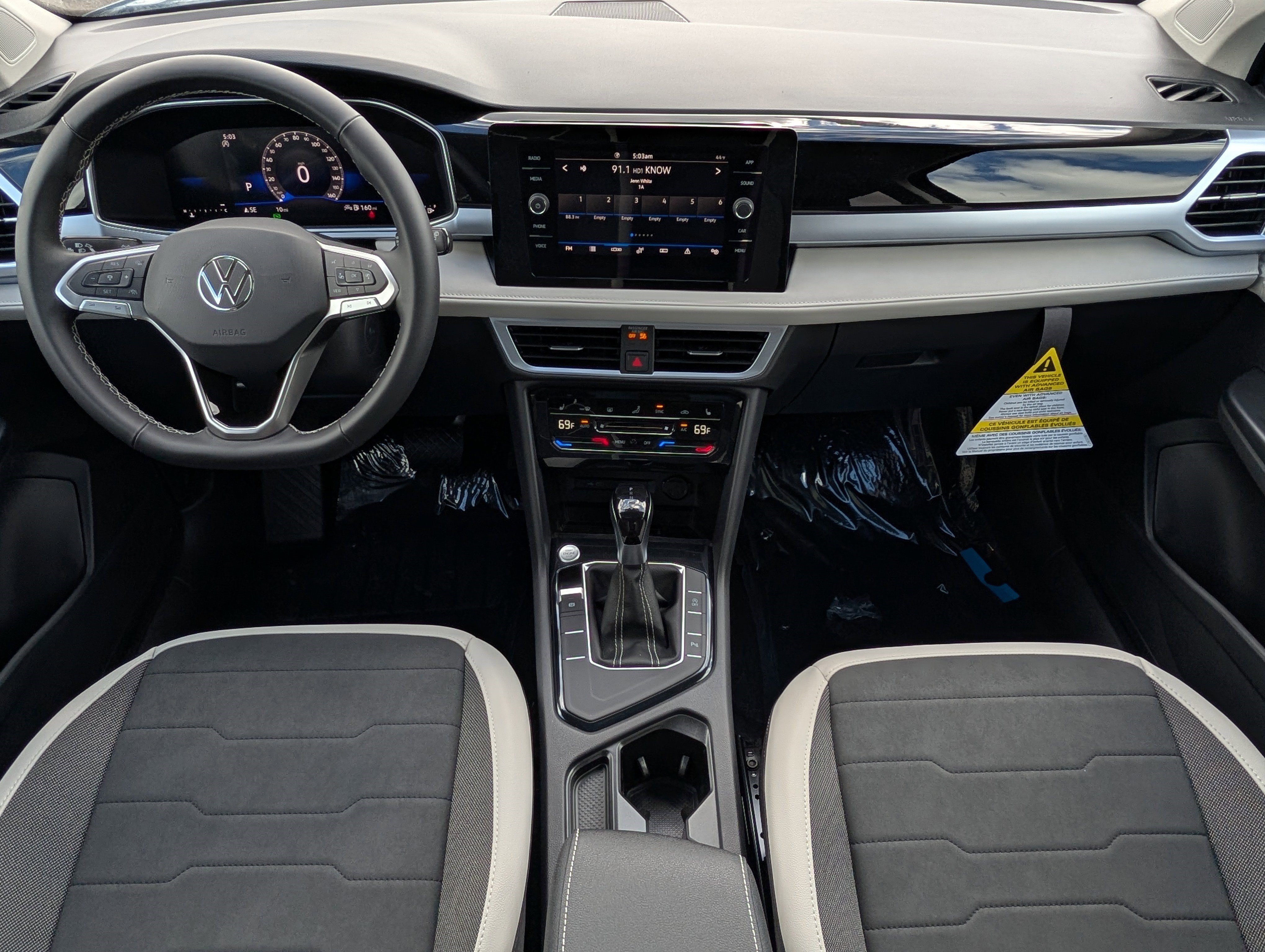 New 2026 Volkswagen Taos SE FWD image 4