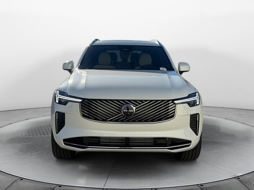 New 2026 Volvo XC90 T8 Plus w/ Protection Package Premier image 2