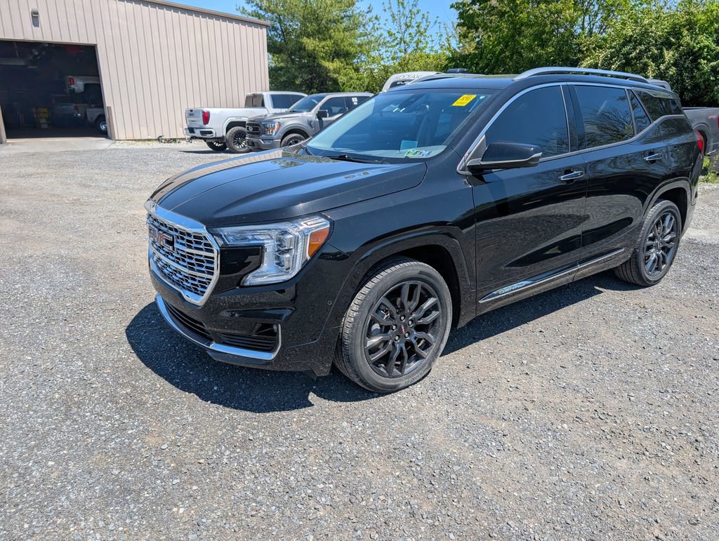 Used 2022 GMC Terrain Denali w/ Black Diamond Edition AWD/4WD image 2
