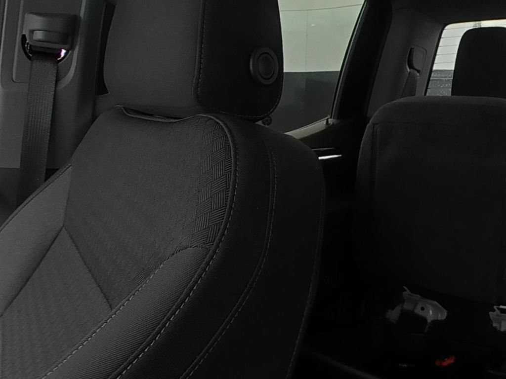 Used 2022 Chevrolet Silverado 1500 LT Trail Boss w/ LPO, Dark Essentials Package AWD/4WD image 9