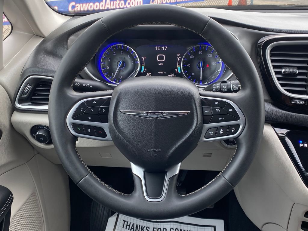 Used 2024 Chrysler Pacifica Touring-L image 20