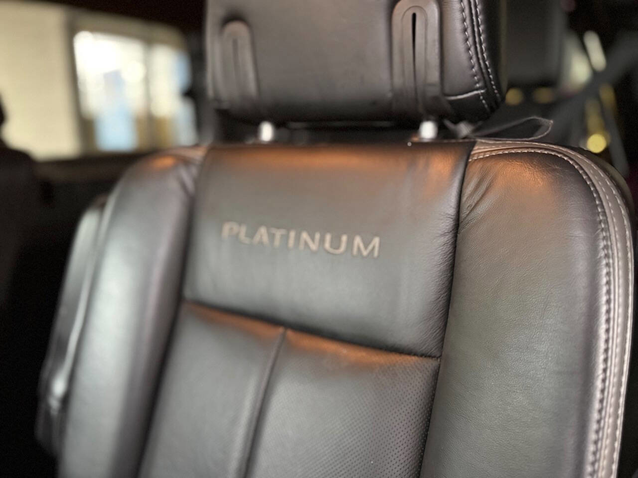 Used 2016 Ford Expedition Platinum image 36