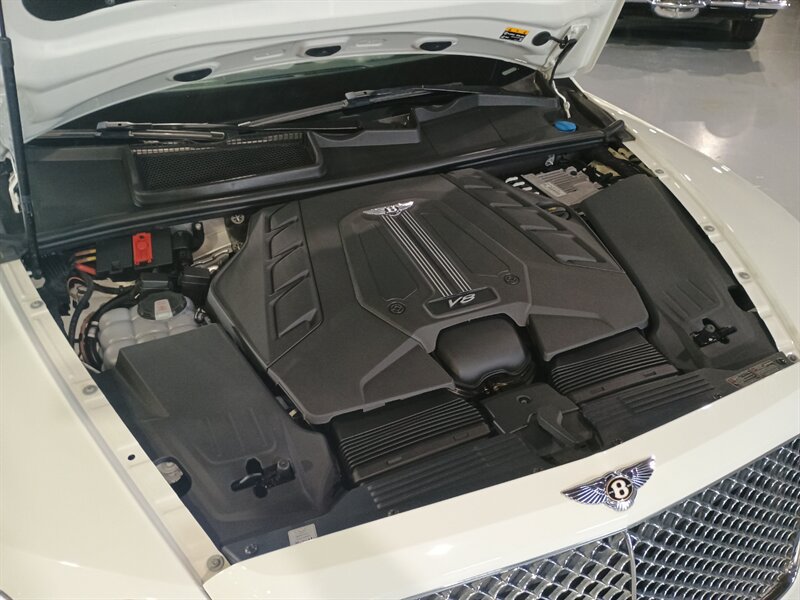 Used 2020 Bentley Bentayga AWD/4WD image 43