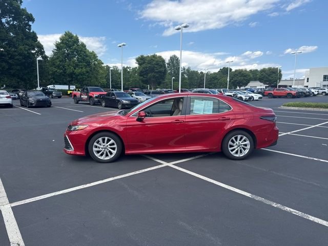 Used 2024 Toyota Camry LE w/ Convenience Package FWD image 10
