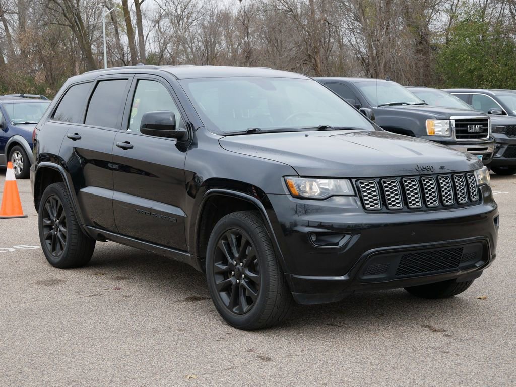 Used 2019 Jeep Grand Cherokee Altitude image 10