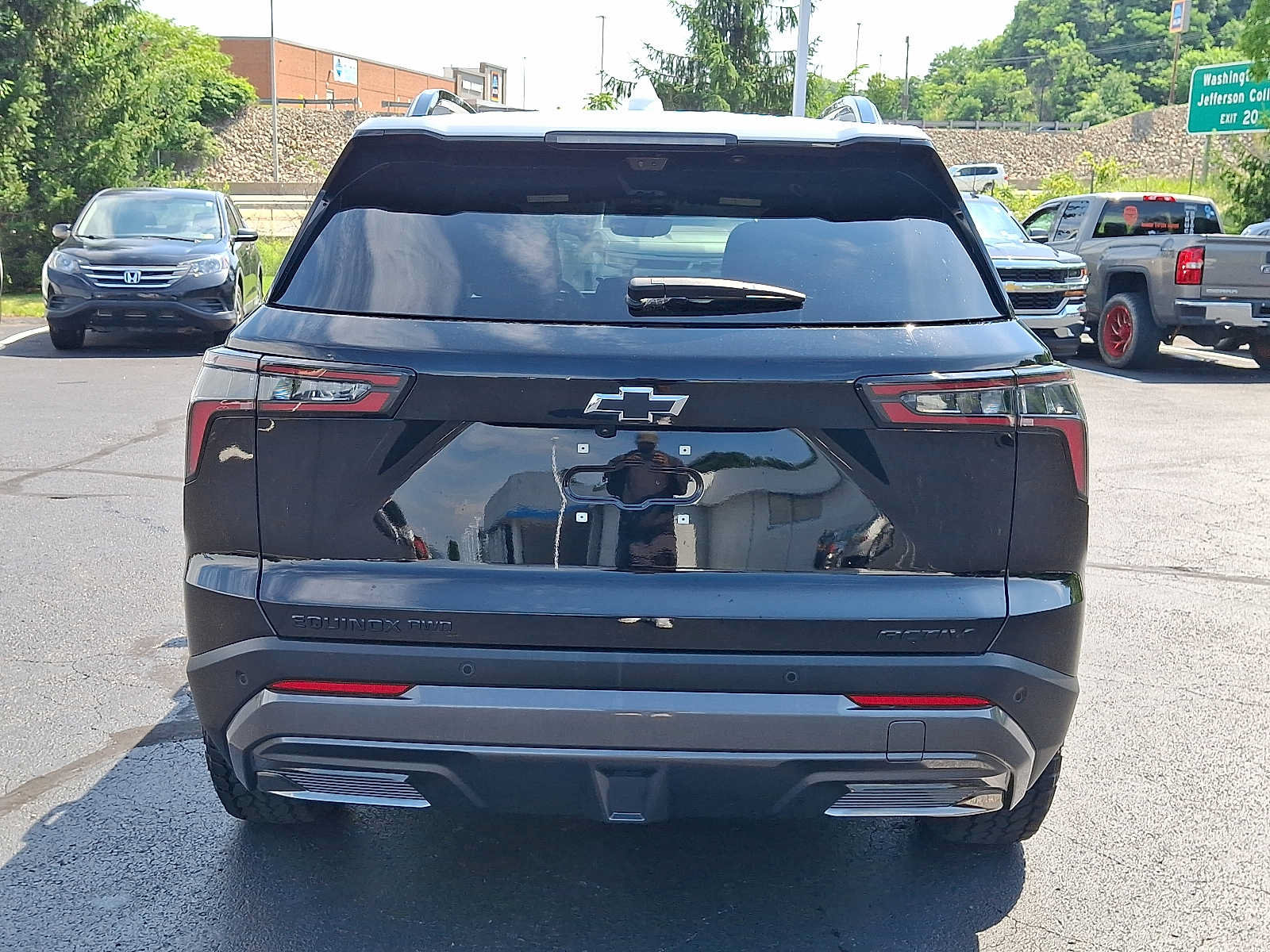 Used 2025 Chevrolet Equinox ACTIV w/ Safety and Technology Package AWD/4WD image 5