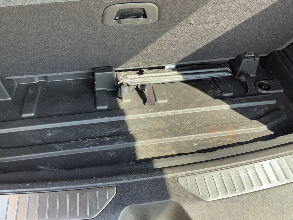 Used 2021 Chevrolet Tahoe Z71 w/ Z71 Off-Road Package image 28