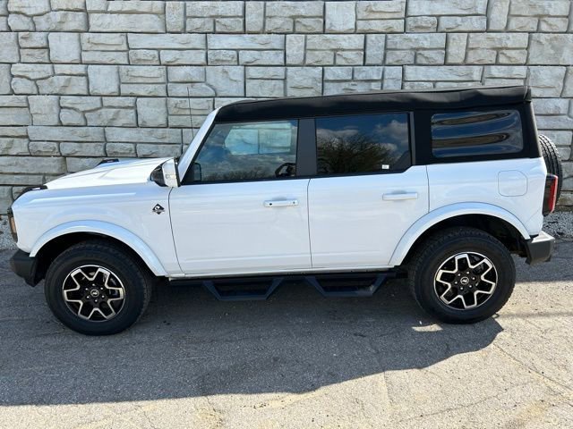 Used 2023 Ford Bronco Outer Banks image 3