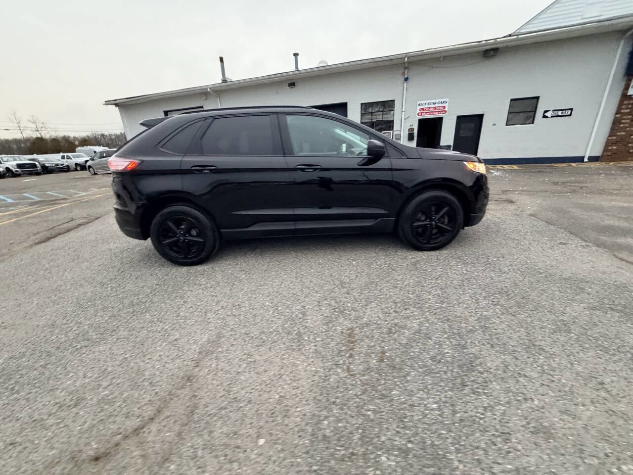 Used 2018 Ford Edge SE image 46