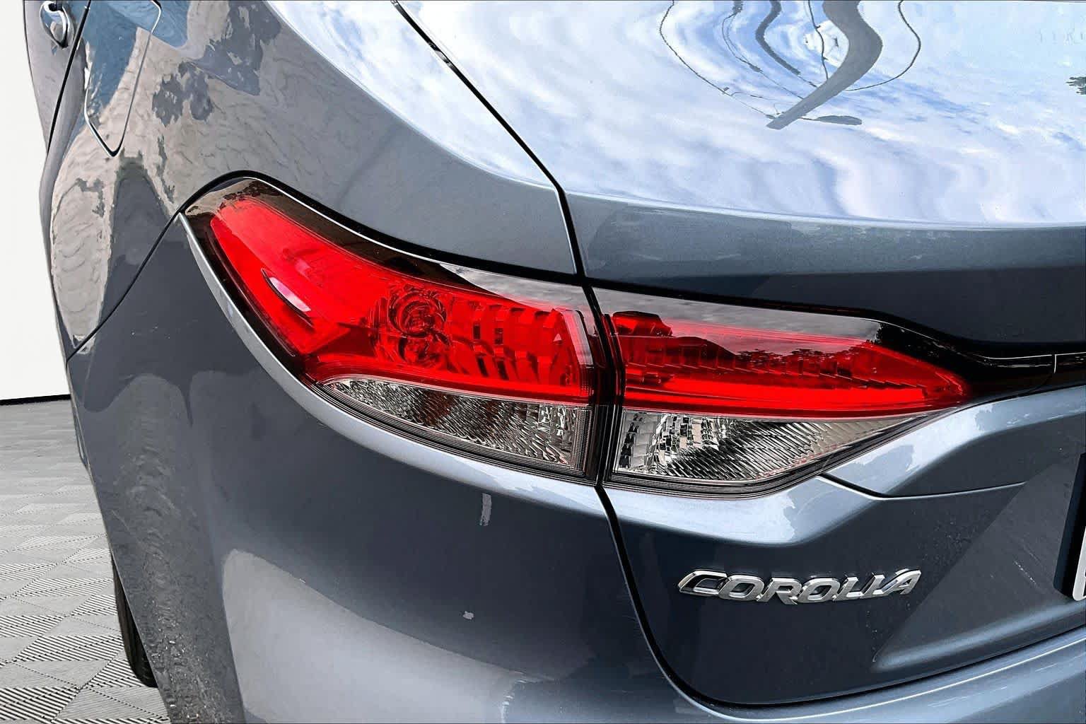 Certified 2022 Toyota Corolla LE w/ Carpet Mat Package (TMS) FWD image 29