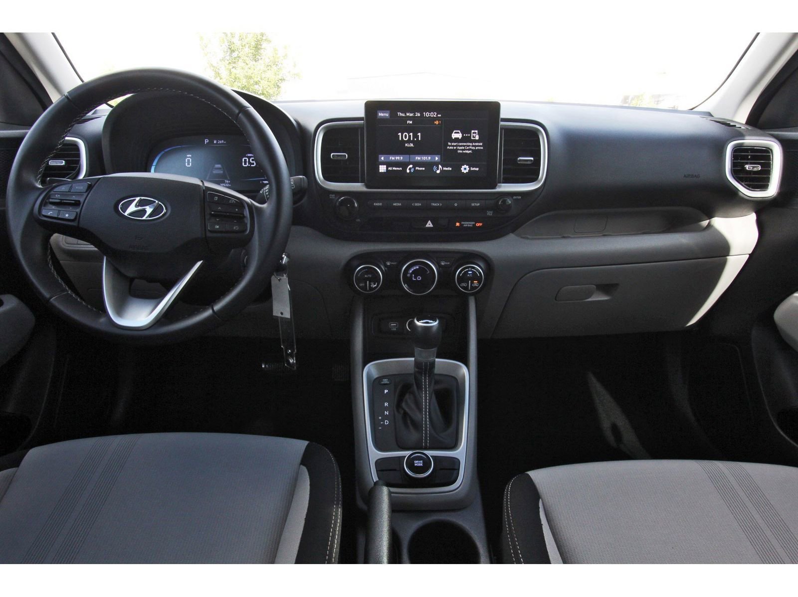 Used 2023 Hyundai Venue SEL FWD image 12