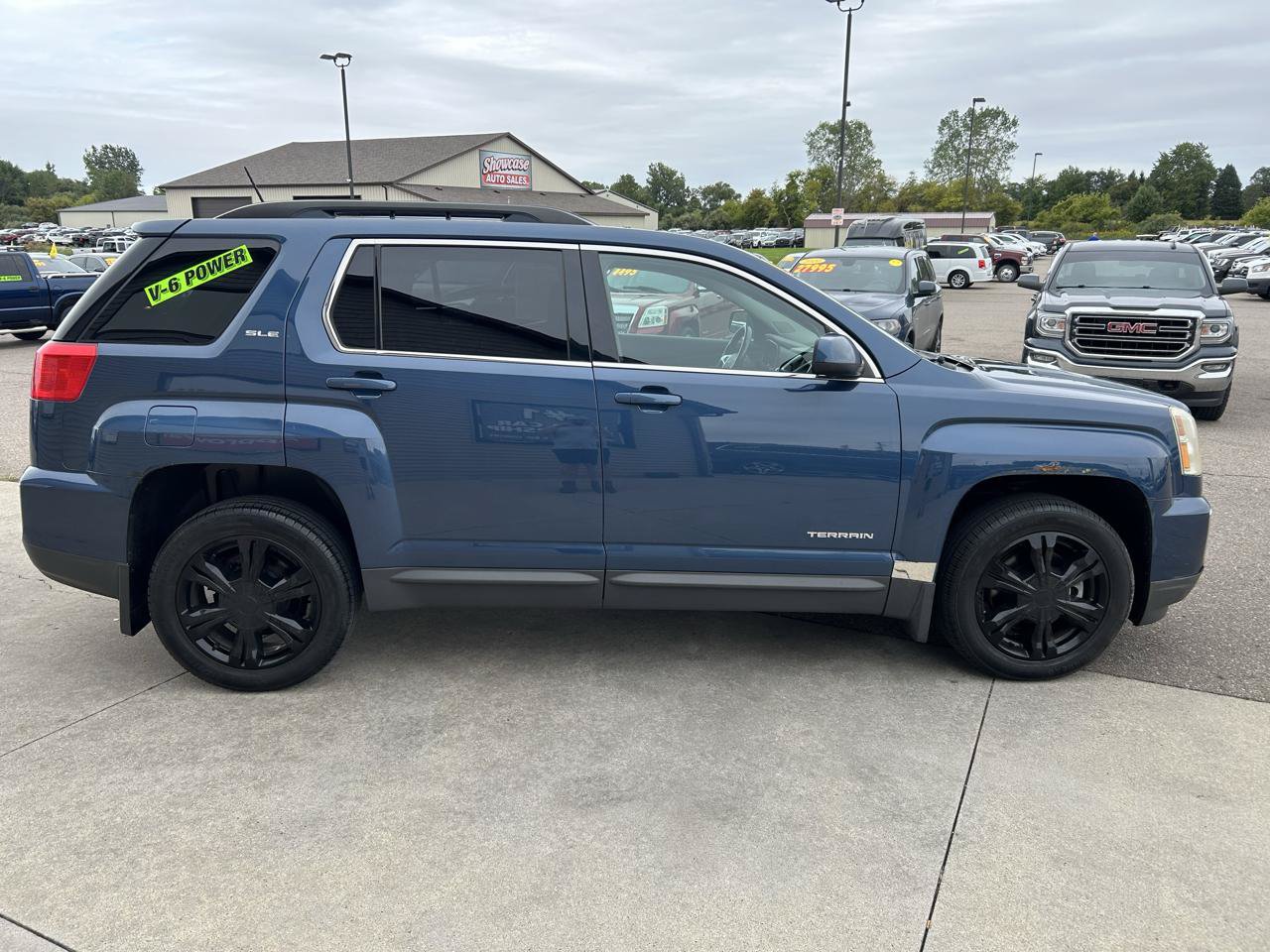 Used 2017 GMC Terrain SLE FWD image 4