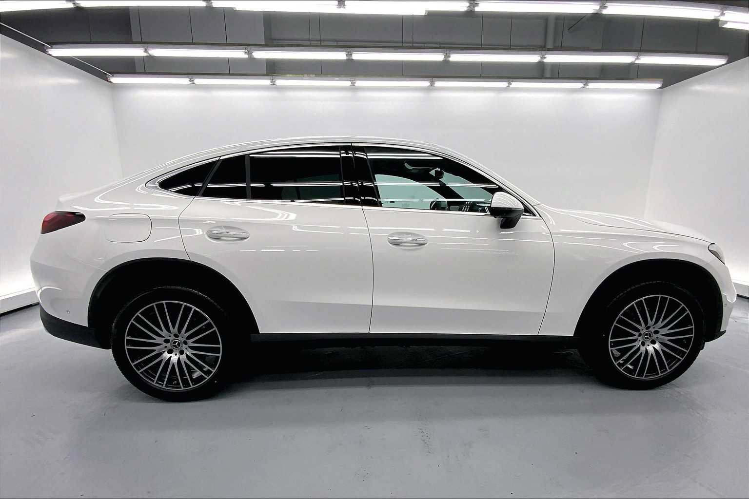 Used 2026 Mercedes-Benz GLC 300 4MATIC image 8