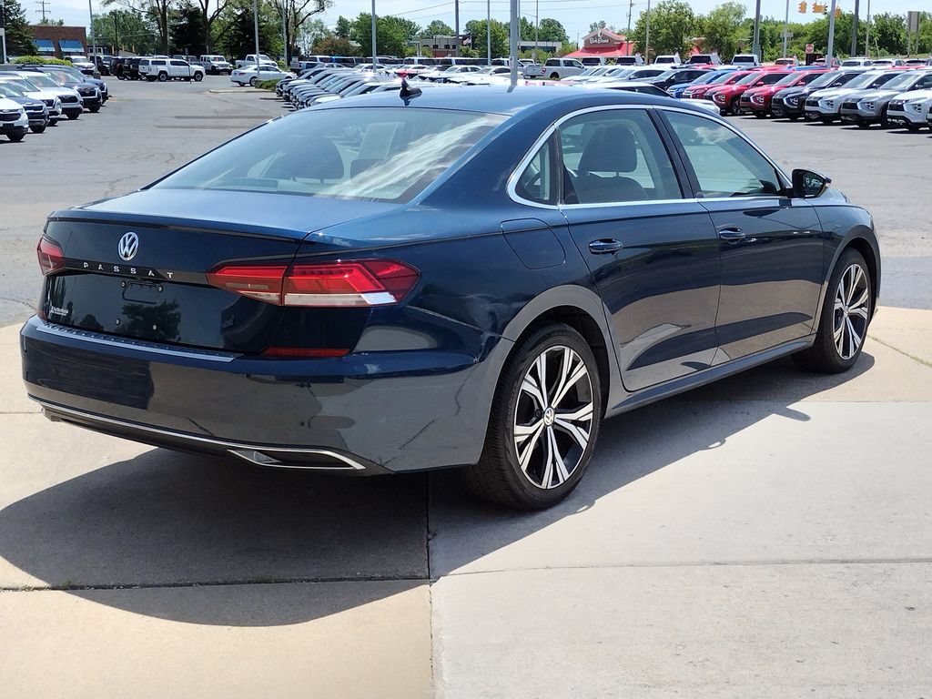 Used 2021 Volkswagen Passat 2.0T SE FWD image 15