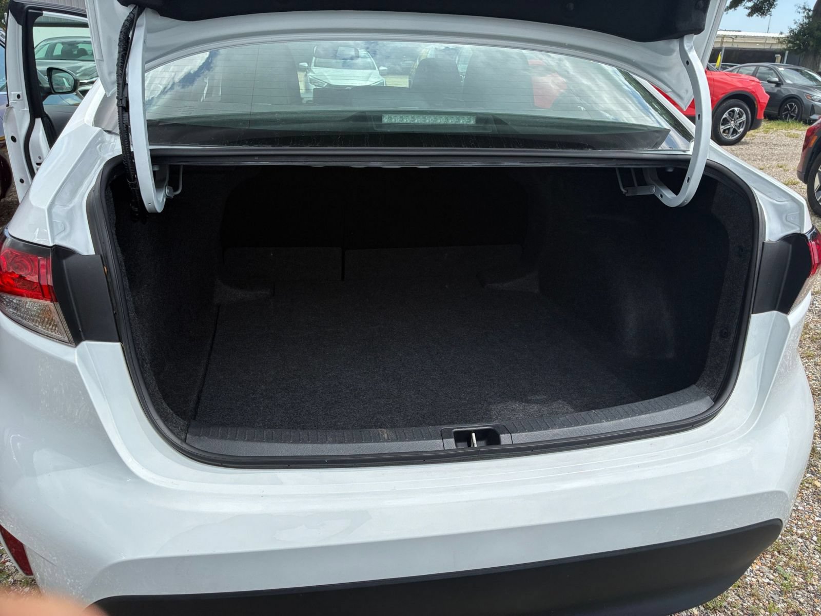 Used 2025 Toyota Corolla LE FWD image 29
