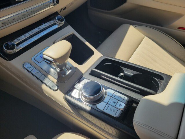 Used 2022 Genesis G90 3.3T Premium RWD image 21