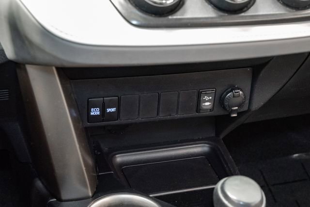 Used 2015 Toyota RAV4 LE w/ Four Season Floor Mat Package image 17