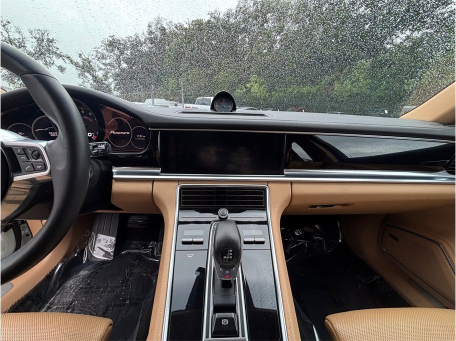 Used 2017 Porsche Panamera 4 AWD/4WD image 11
