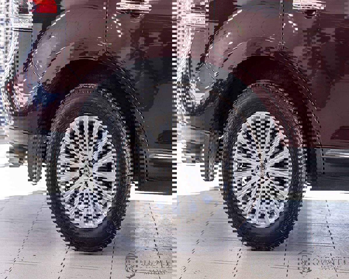 Used 2012 Lincoln MKX FWD image 10