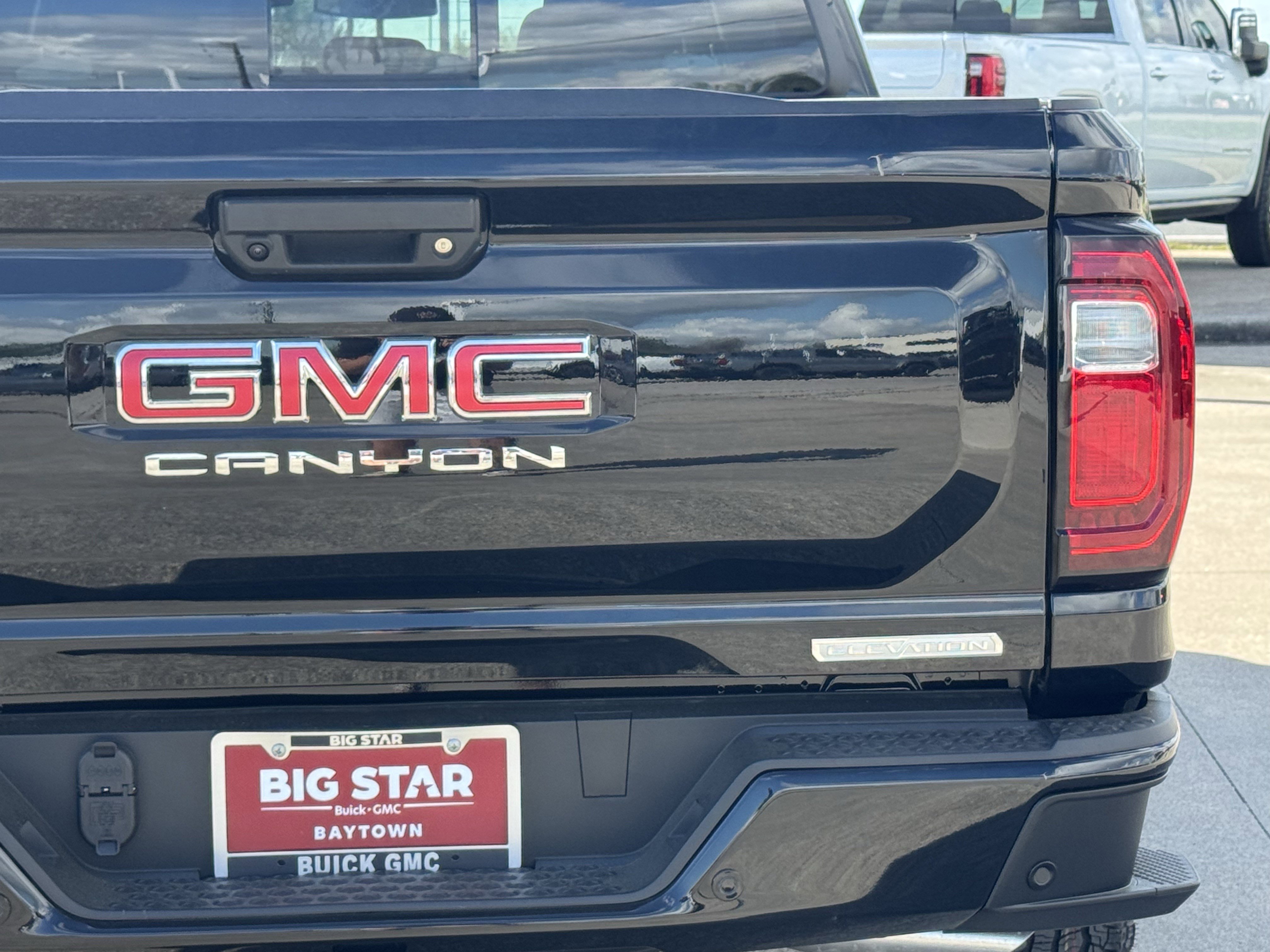 New 2026 GMC Canyon Elevation w/ Convenience Package image 10