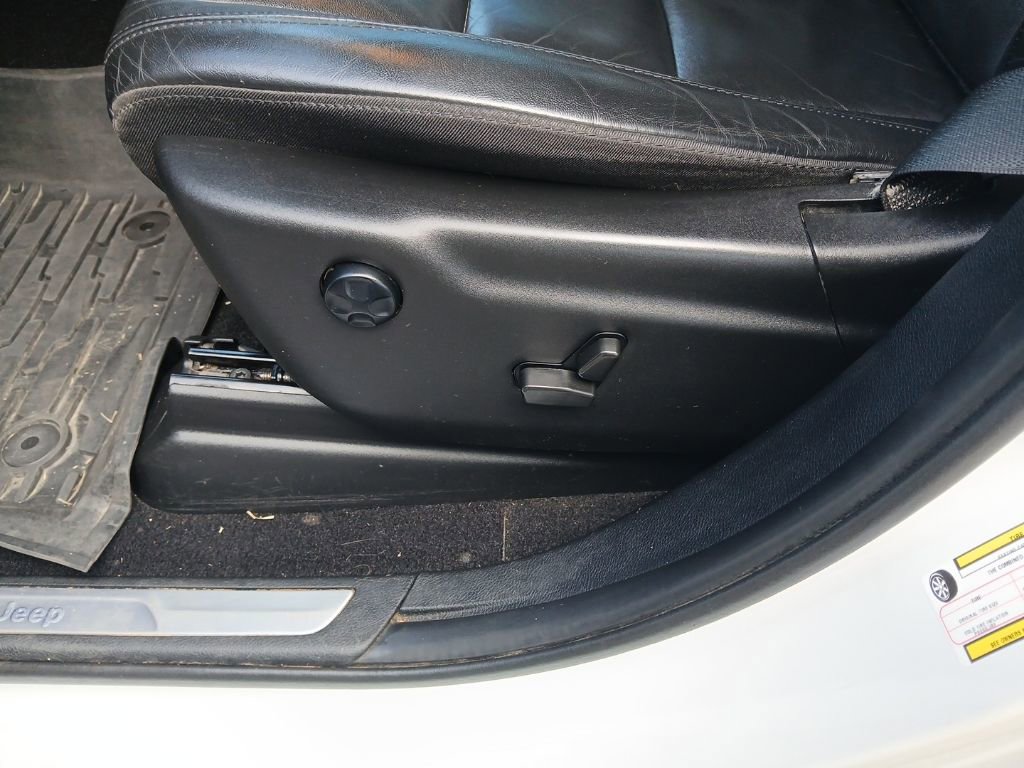 Used 2021 Jeep Grand Cherokee Limited w/ Premium Lighting Group image 31