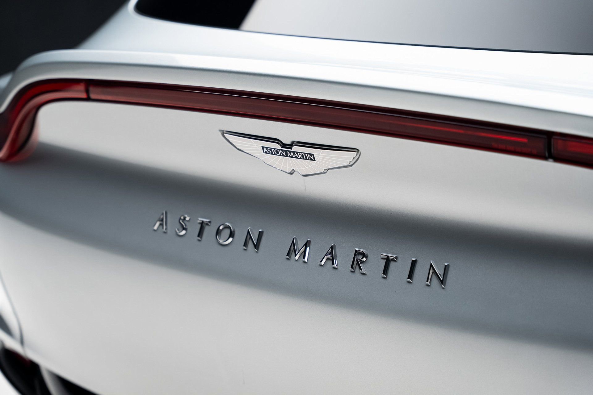 Used 2022 Aston Martin DBX image 29
