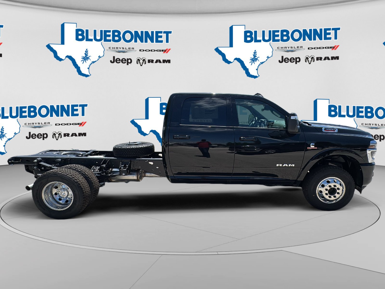 New 2026 RAM 3500 Big Horn w/ Laramie Trim Package AWD/4WD image 4