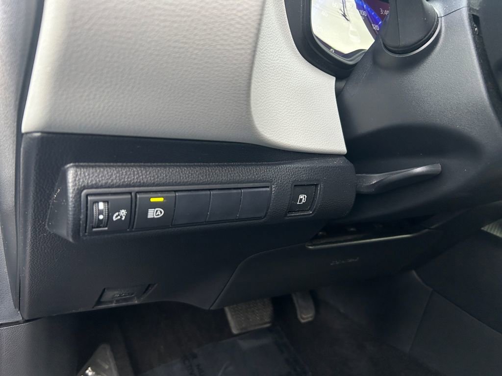 Used 2021 Toyota Corolla LE image 20