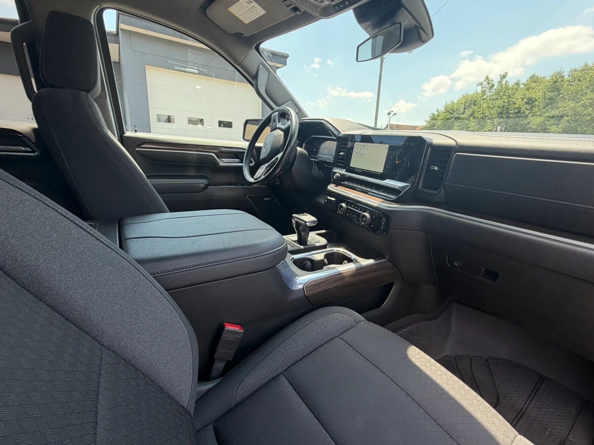 Used 2024 Chevrolet Silverado 1500 RST w/ Redline Edition AWD/4WD image 17