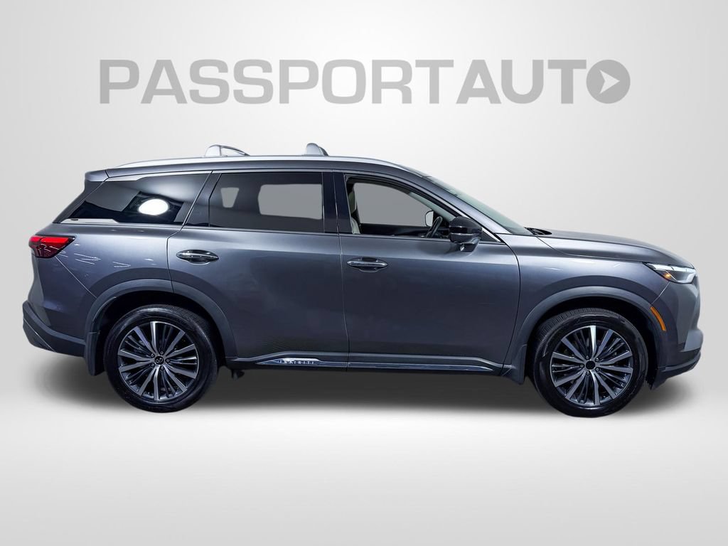 Used 2023 INFINITI QX60 Sensory w/ Cargo Package AWD/4WD image 11