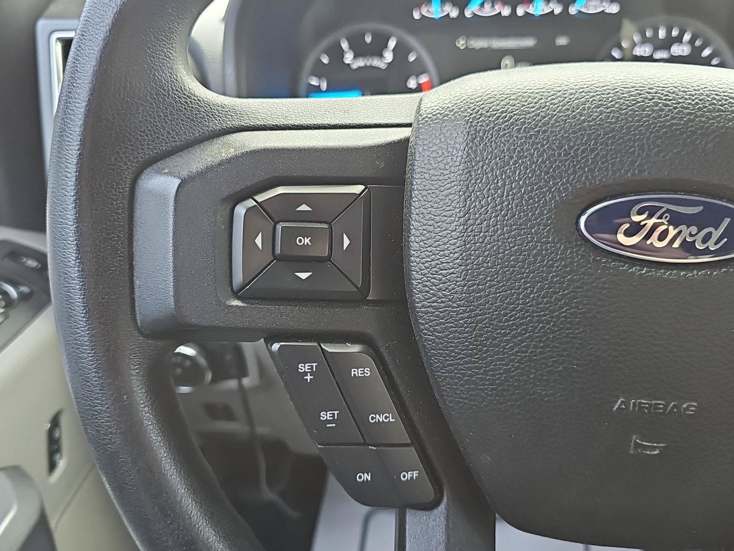 Used 2017 Ford F250 XLT w/ XLT Premium Package AWD/4WD image 14