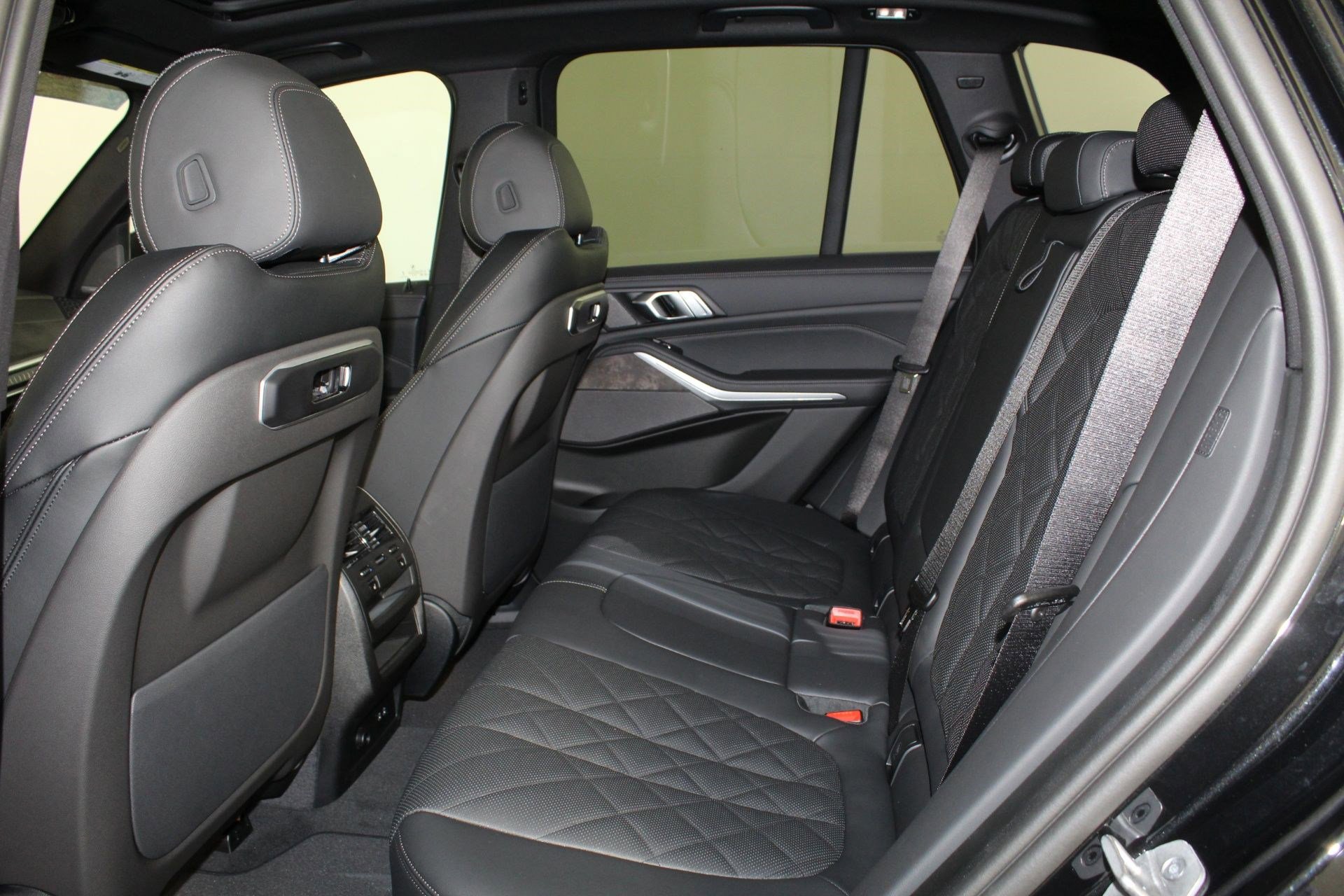 New 2026 BMW X5 xDrive40i w/ Premium Package AWD/4WD image 21